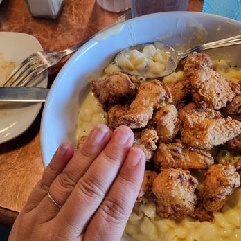 Nineteen 33 Taproom - Mac n cheese add chicken nuggets - American Near Me - West Linn, Oregon Nineteen 33 Taproom - Mac n cheese add chicken nuggets - American Near Me - West Linn, Oregon