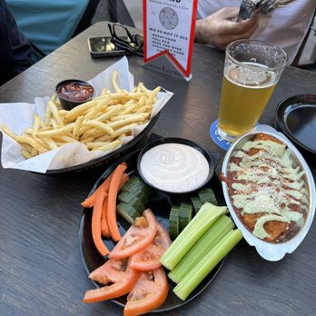 Bar One - Fries, veggie platter, fried raviolis - Gastropubs Near Me - San Diego, California Bar One - Fries, veggie platter, fried raviolis - Gastropubs Near Me - San Diego, California
