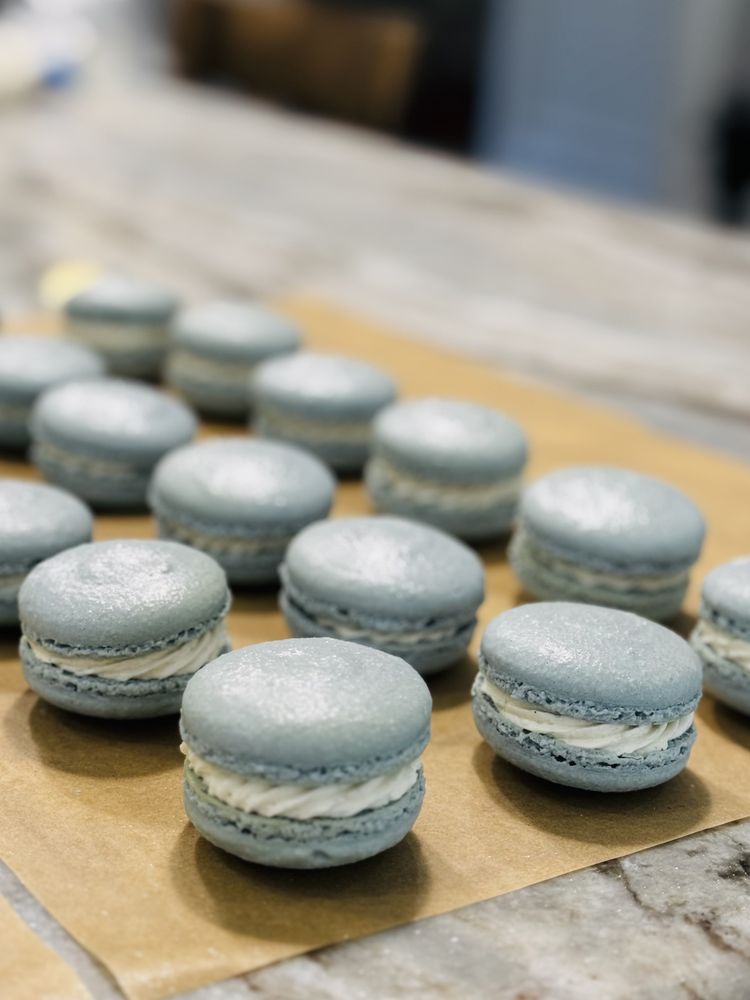 Sunshine Macarons Logo