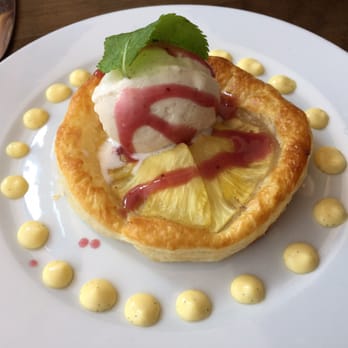 SER - Pineapple tart for dessert - Spanish Near Me - Arlington, Virginia SER - Pineapple tart for dessert - Spanish Near Me - Arlington, Virginia