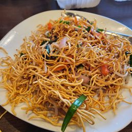 Deep fried bird nest noodles or soy sauce fried noodles, hard to tell! Deep fried bird nest noodles or soy sauce fried noodles, hard to tell!