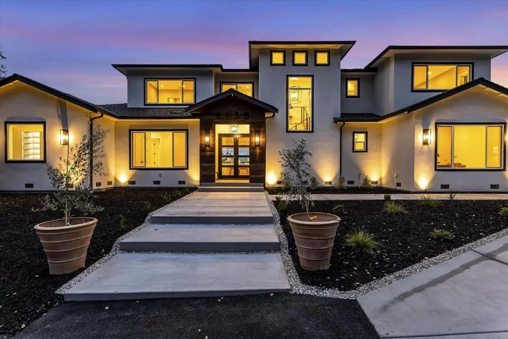 Slide of Urban Builders & Remodeling