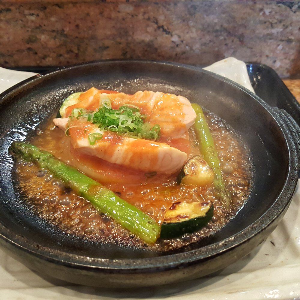 Takao - Omakase 5: salmon in a sizzle hot skillet - Sushi Bars Near Me - Los Angeles, California Takao - Omakase 5: salmon in a sizzle hot skillet - Sushi Bars Near Me - Los Angeles, California