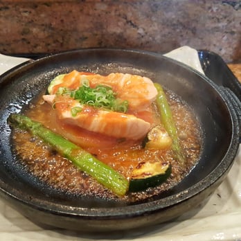Takao - Omakase 5: salmon in a sizzle hot skillet - Sushi Bars Near Me - Los Angeles, California Takao - Omakase 5: salmon in a sizzle hot skillet - Sushi Bars Near Me - Los Angeles, California