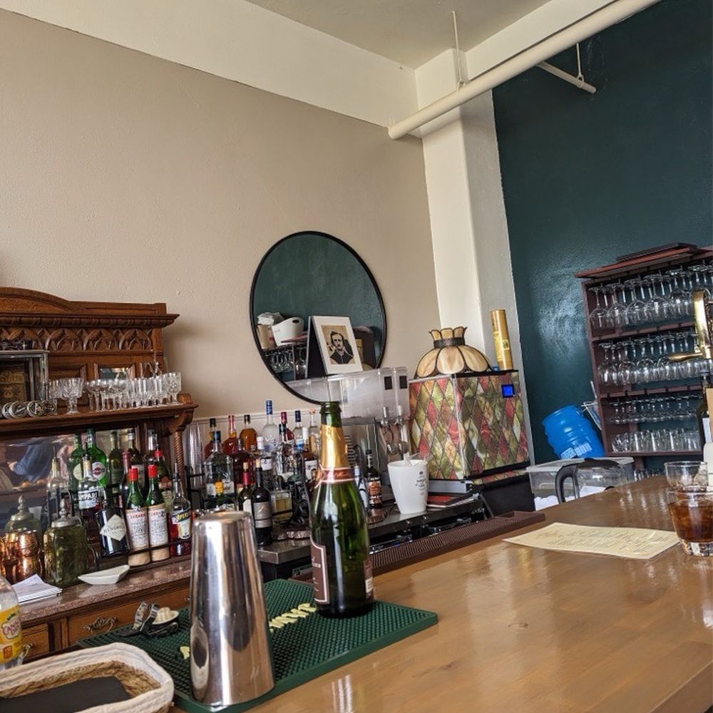 1922 Libations and Bites - Cocktail Bars Near Me - Taylor, Texas