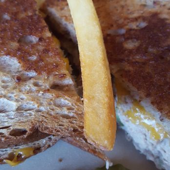 Ludlow Cafe - Tuna melt - American Near Me - Ludlow, California