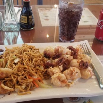 Asian Kitchen - Shrimp with walnuts and chow main - Chinese Near Me - Modesto, California