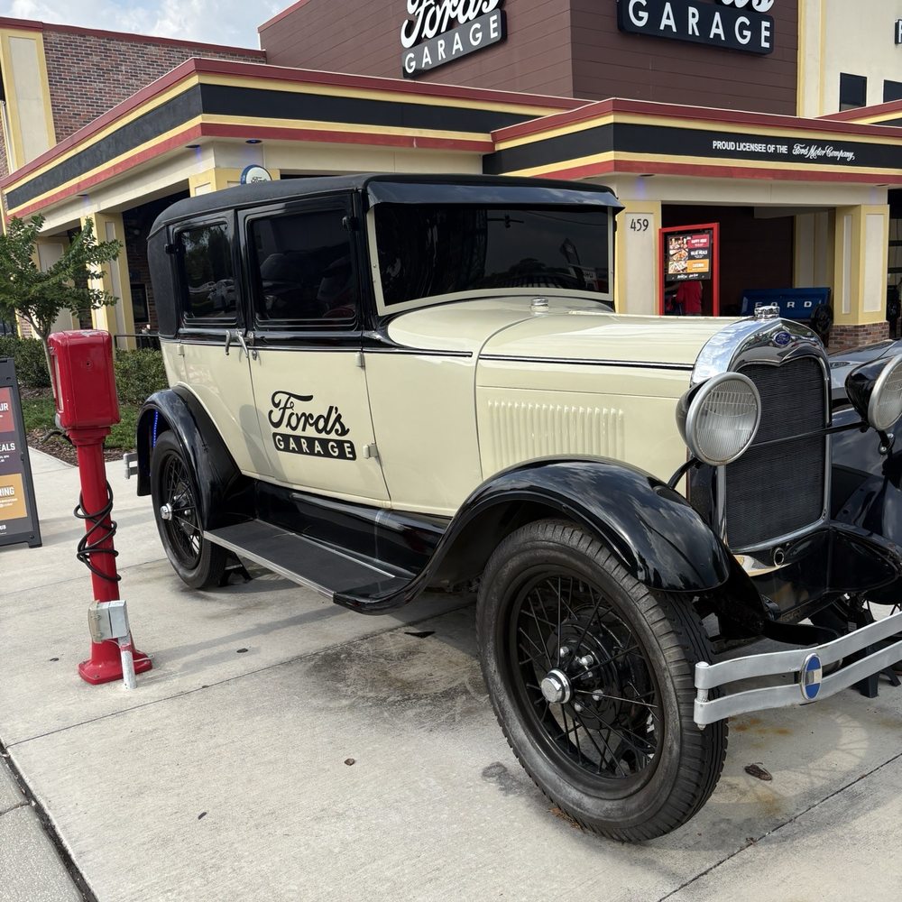 Ford's Garage Oviedo - Old-fashioned garage theme - Burgers Near Me - Oviedo, Florida Ford's Garage Oviedo - Old-fashioned garage theme - Burgers Near Me - Oviedo, Florida