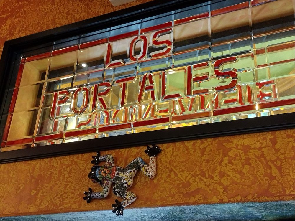 Los Portales