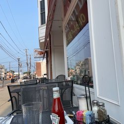 4th Street Cafe - Outdoor seating