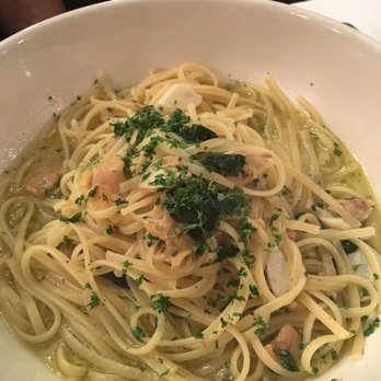 Gino's Restaurant - Pizza Near Me - Brooklyn, New York