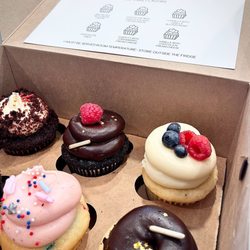 Julie Michelle Cakes - Popup Fourth of July cupcake event!