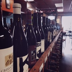 In Vino Veritas - Que Syrah Syrah! Syrahs and Merlots are the forgotten child of wine. But TRUST ME, they're underrated!