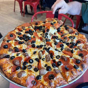 Round Table Pizza - Pizza Near Me - Simi Valley, California Round Table Pizza - Pizza Near Me - Simi Valley, California