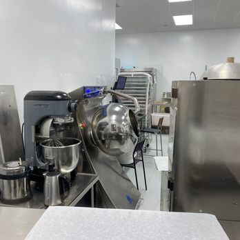 Hummingbird Chocolate Maker - Chocolatiers & Shops Near Me - Almonte, Ontario