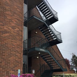 Steinhubel Michelle, DDS - Outside of the building- she's in the 3rd floor.
