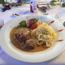 Restaurant Hard - Three different filets with noodles