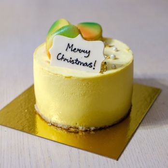 Daan Go Cake Lab - Mango Cheesecake (original positioning of the Merry Christmas sign by Daan Go staff) - Desserts Near Me - Richmond Hill, Ontario Daan Go Cake Lab - Mango Cheesecake (original positioning of the Merry Christmas sign by Daan Go staff) - Desserts Near Me - Richmond Hill, Ontario