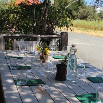 Saintsbury - Picnic table - Wineries Near Me - Napa, California Saintsbury - Picnic table - Wineries Near Me - Napa, California