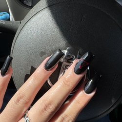 TV Nails
