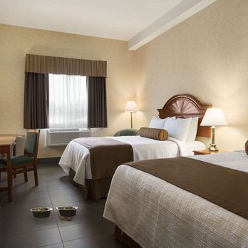 Strathmore Travelodge - Guest room - Hotels Near Me - Strathmore, Alberta Strathmore Travelodge - Guest room - Hotels Near Me - Strathmore, Alberta