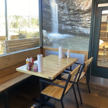 Creekside BBQ - Inside seating - Barbeque Near Me - Pelham, Alabama
