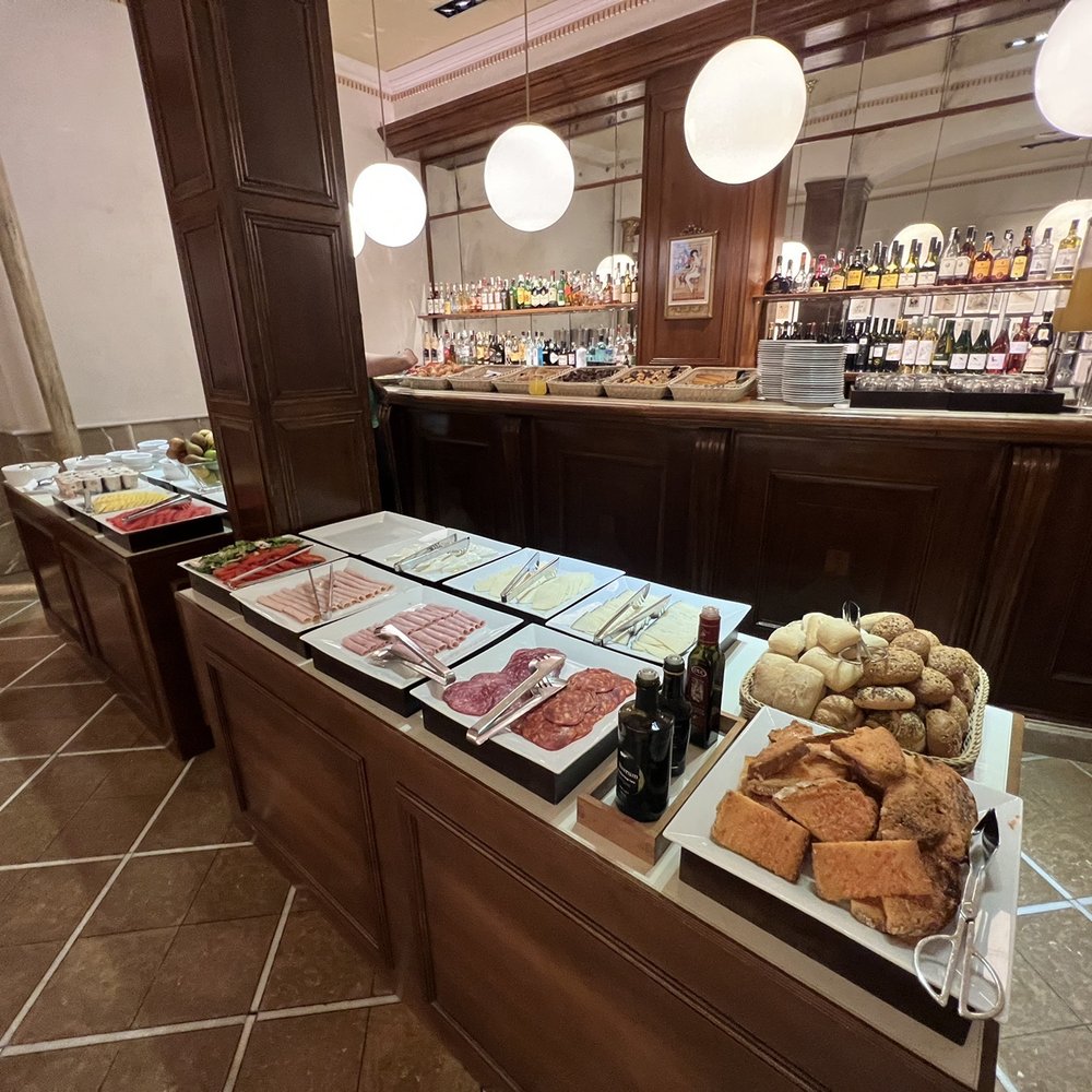 Hotel Astoria - Breakfast buffet - Hotels Near Me - Barcelona, B