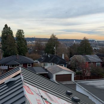 Akay Roofing - Standing seam metal roof - Roofing Near Me - Surrey, British Columbia Akay Roofing - Standing seam metal roof - Roofing Near Me - Surrey, British Columbia