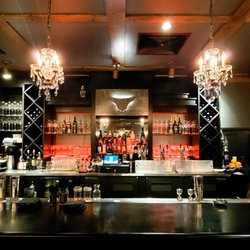 Blacksteer Steakhouse and Saloon - The beautiful bar!