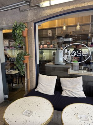 DOSE - Coffee Dealer • MOUFFETARD. by null