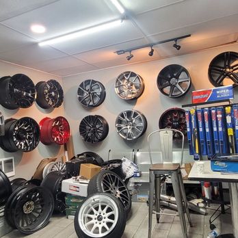 The Master Tire Center - Rims - inside reception area - Tires Near Me - Reading, Pennsylvania