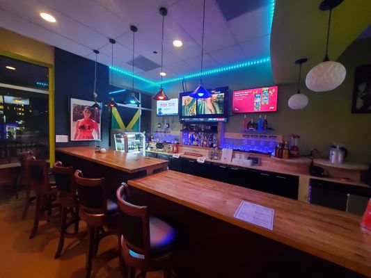 Hungry Eyes Jamacian Restaurant and Bar by null