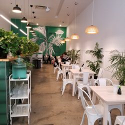 Bols et Poké - Seating area
