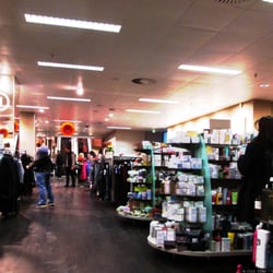 TK Maxx - Tk-Marx - Mal Schnäppchen, mal Krutsch. (Hamburg Ost 12-2015)