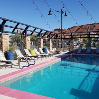 Aiden By Best Western - Beautiful pool area in daytime. - Hotels Near Me - Saint George, Utah Aiden By Best Western - Beautiful pool area in daytime. - Hotels Near Me - Saint George, Utah