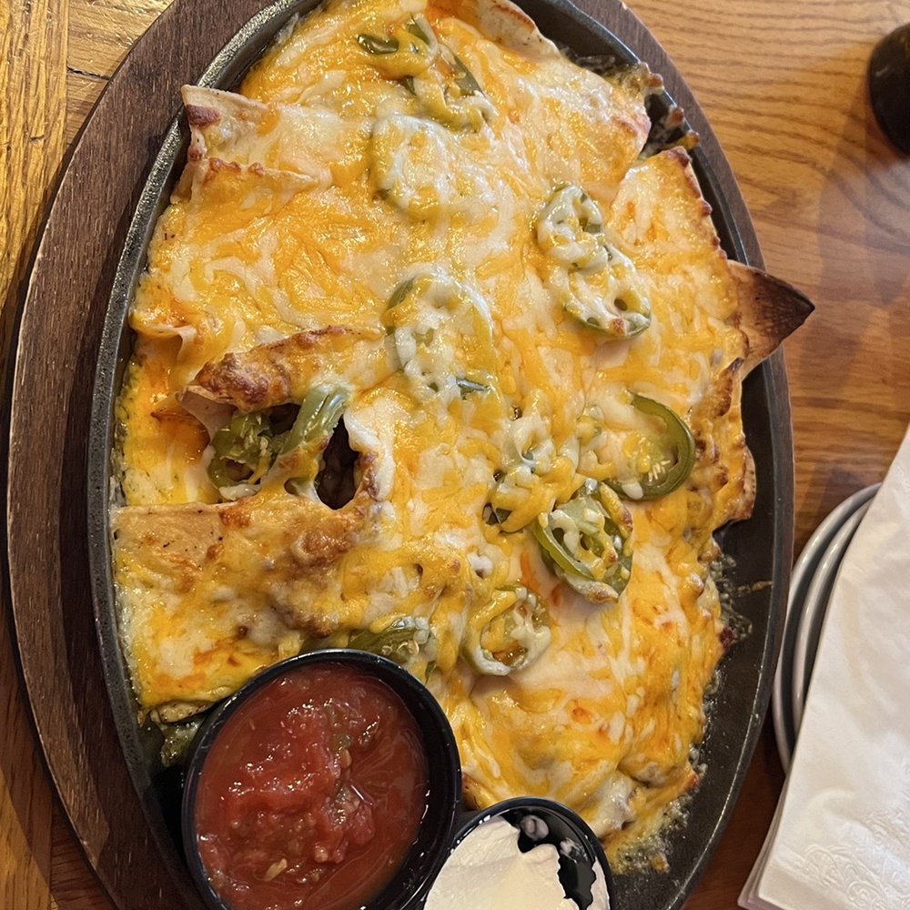 Archie Moores NH - Nachos Grande w/ no tomatoes or olives - Dive Bars Near Me - New Haven, Connecticut Archie Moores NH - Nachos Grande w/ no tomatoes or olives - Dive Bars Near Me - New Haven, Connecticut