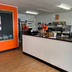 Hoageez - Cash? Order at counter.  Credit card? Order at kiosk/tablet at center of counter.
