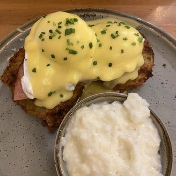 Mason's Restaurant & Grocery - Benedict with country ham and FGT - Southern Near Me - Aberdeen, North Carolina