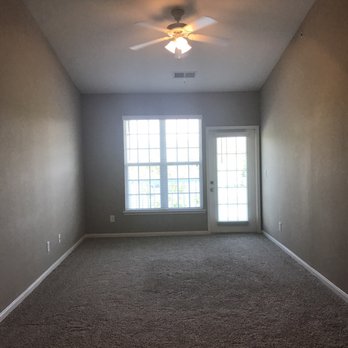 Bristol Park Apartments - Living room - Apartments Near Me - Oak Ridge, Tennessee Bristol Park Apartments - Living room - Apartments Near Me - Oak Ridge, Tennessee
