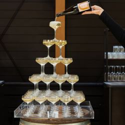 We specialize in stunning private events & weddings
