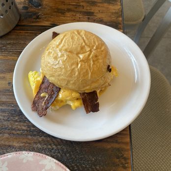 Sunrise Minturn - Breakfast sandwich - Cafes Near Me - Minturn, Colorado