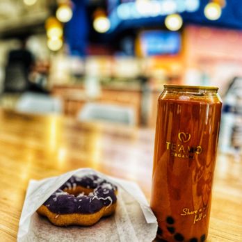 Te'amo Boba Bar - Thai Tea Latte；Ube Mochi Donut - Bubble Tea Near Me - Chicago, Illinois