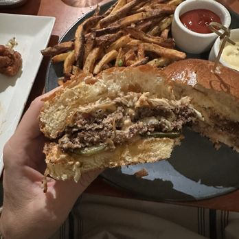 The Daisy Tavern - Smash Burger - Bars Near Me - Conshohocken, Pennsylvania The Daisy Tavern - Smash Burger - Bars Near Me - Conshohocken, Pennsylvania