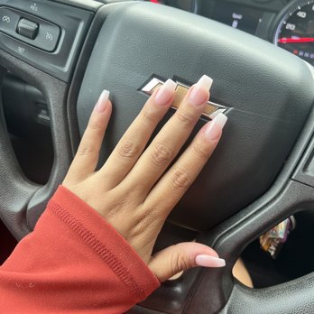 Cuts 2000 Nails - Nail Salons Near Me - Fallbrook, California