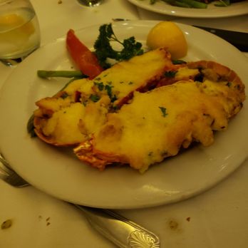 Dal Rae Restaurant - Lobster Thermador - Steakhouses Near Me - Pico Rivera, California Dal Rae Restaurant - Lobster Thermador - Steakhouses Near Me - Pico Rivera, California
