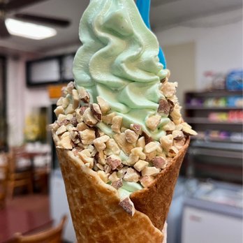 Solano Yogurt & Ice Cream - Grasshopper Frozen Yogurt - Ice Cream & Frozen Yogurt Near Me - Albany, California Solano Yogurt & Ice Cream - Grasshopper Frozen Yogurt - Ice Cream & Frozen Yogurt Near Me - Albany, California