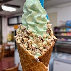 Solano Yogurt & Ice Cream - Grasshopper Frozen Yogurt