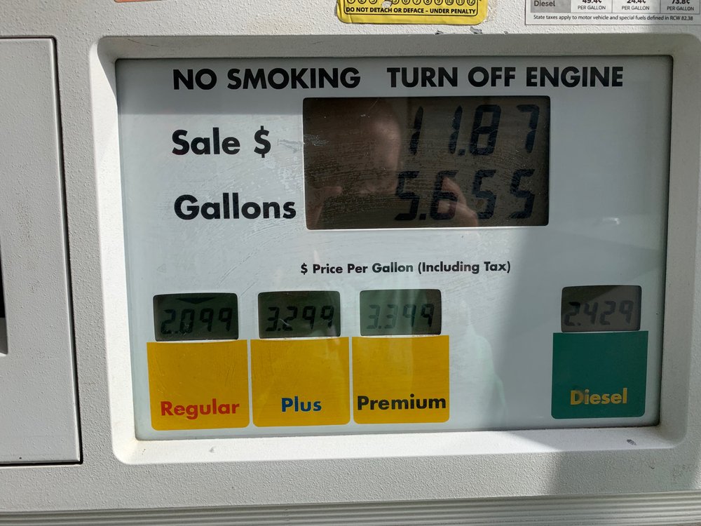 D & R CHEVRON 201 W 1st St, Cle Elum, Washington Gas Stations