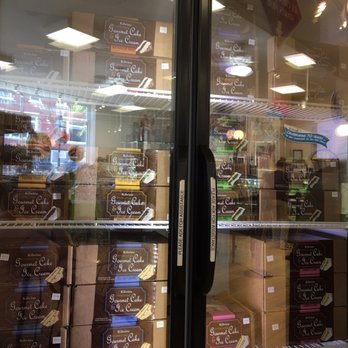 Kilwins Ice Cream - Chocolate - Fudge - Ice cream to go and cakes - Candy Stores Near Me - Portsmouth, New Hampshire Kilwins Ice Cream - Chocolate - Fudge - Ice cream to go and cakes - Candy Stores Near Me - Portsmouth, New Hampshire