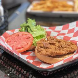 Tony's Bar & Grille - Crispy chicken sandwich